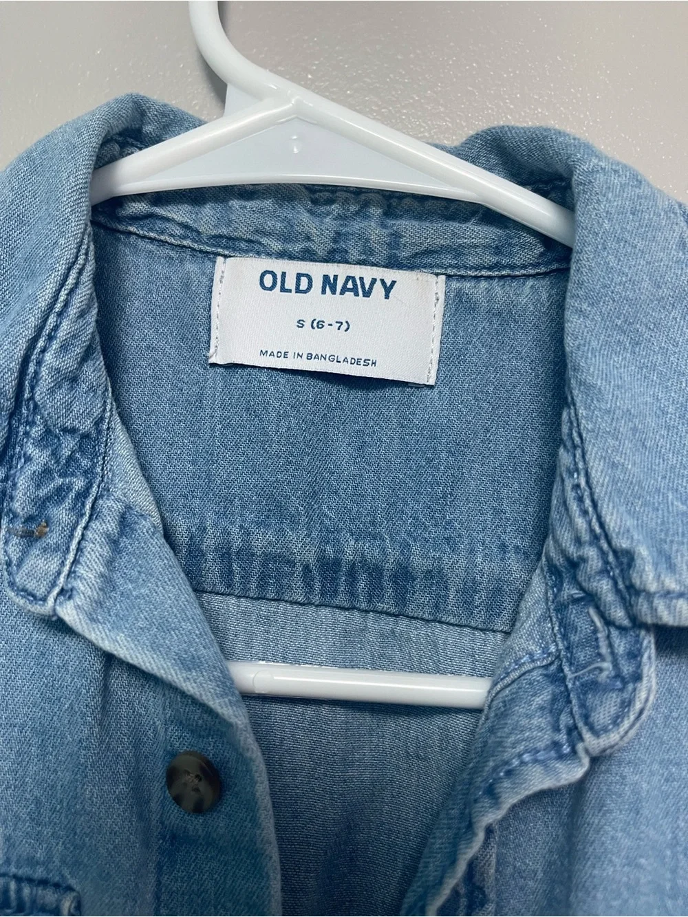 Old Navy Light Blue Short-Sleeve Denim Button-Up Shirt